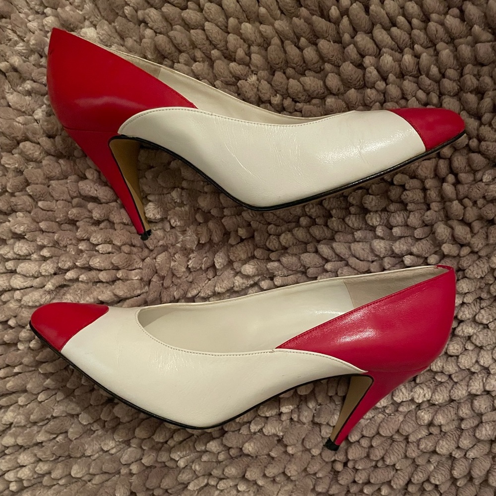 Morgan Taylor vintage leather pumps. White and red accent. Size 7.